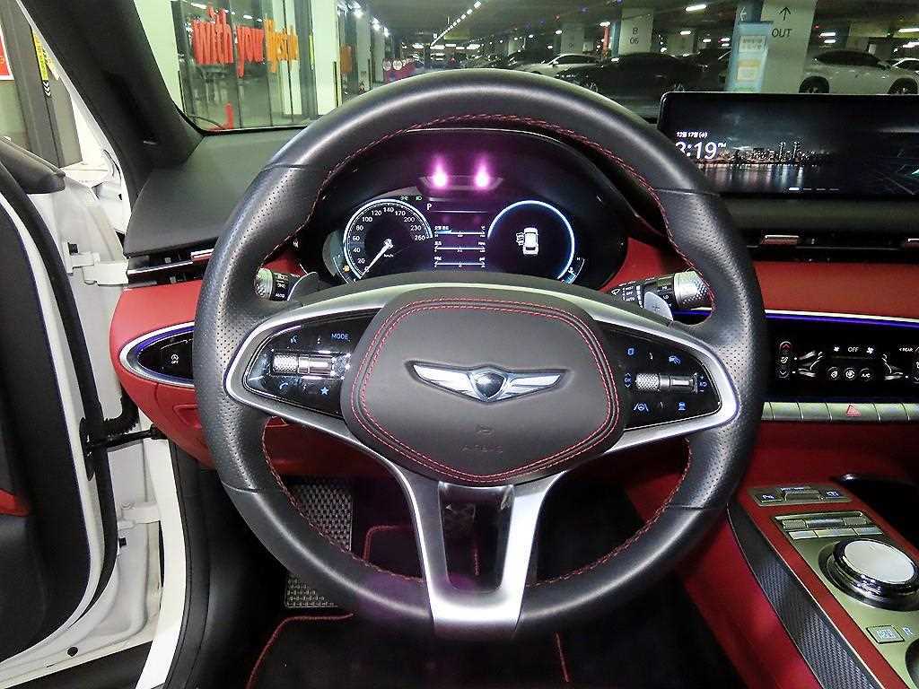 Genesis GV70 - Vista 8