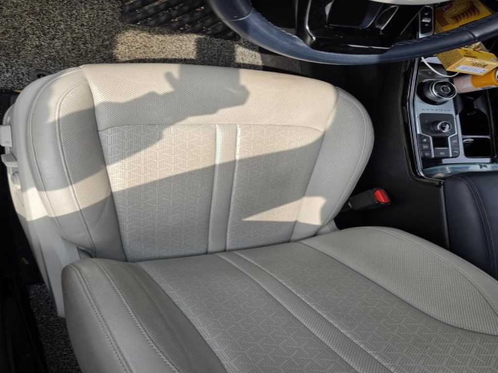 KIA Sorento - Vista 8