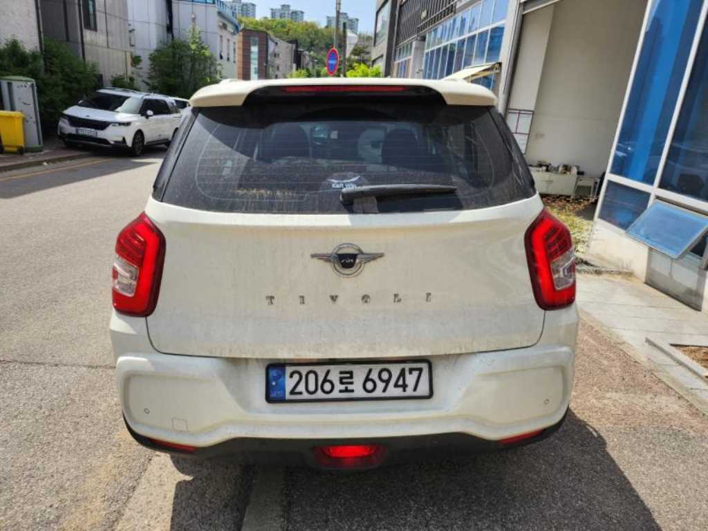 Ssangyong Tivoli - Vista 4