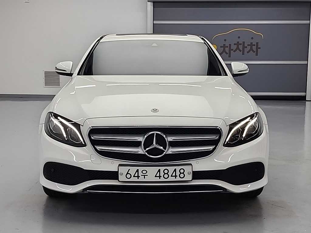 Mercedes Benz E class - Vista 2