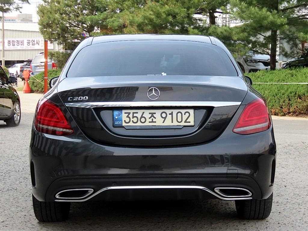 Mercedes Benz C Class - Vista 4