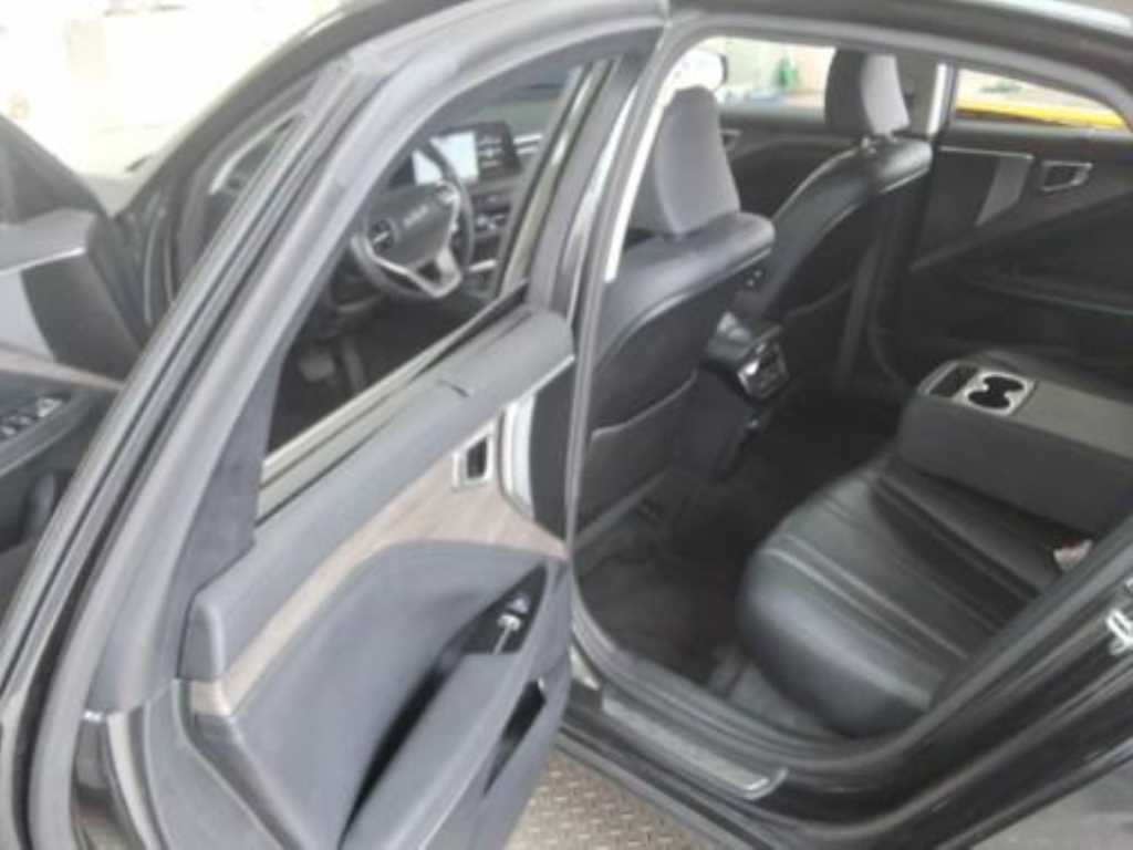 KIA K8 - Vista 9
