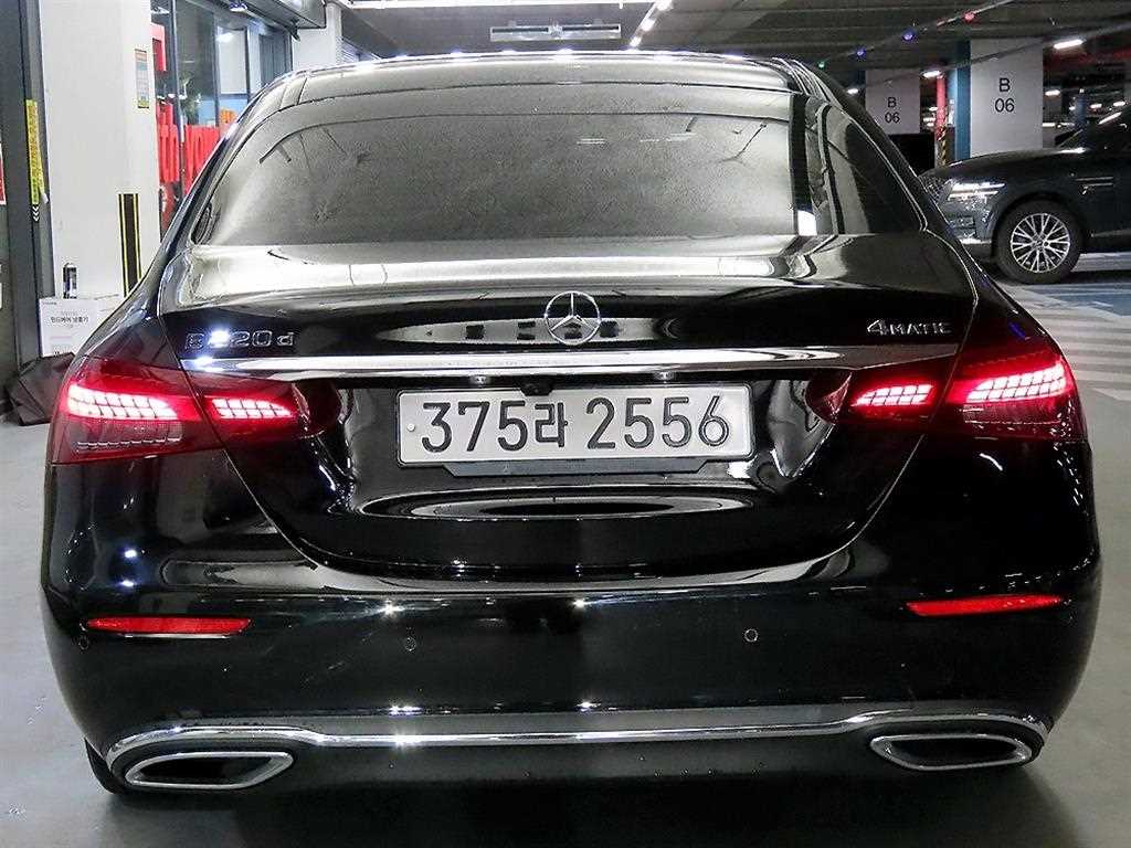 Mercedes Benz E class - Vista 5