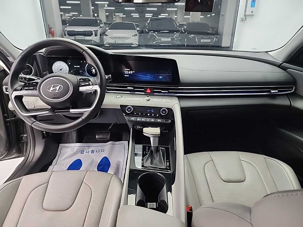 HYUNDAI Avante - Vista 7