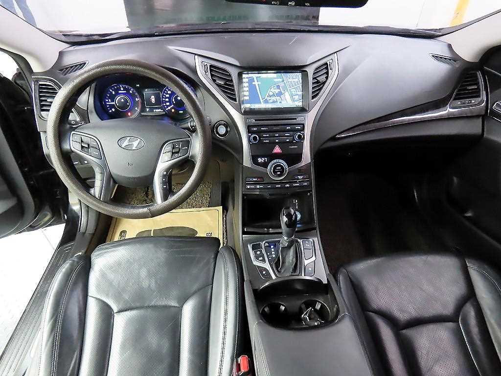 HYUNDAI Grandeur - Vista 7