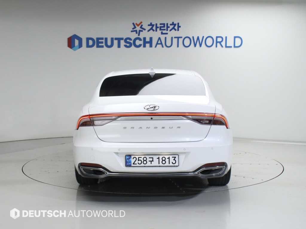 HYUNDAI Grandeur - Vista 5