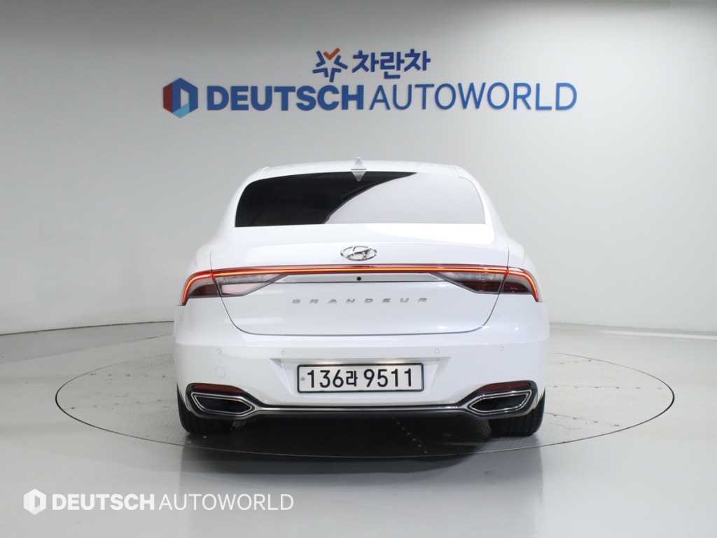 HYUNDAI Grandeur - Vista 4