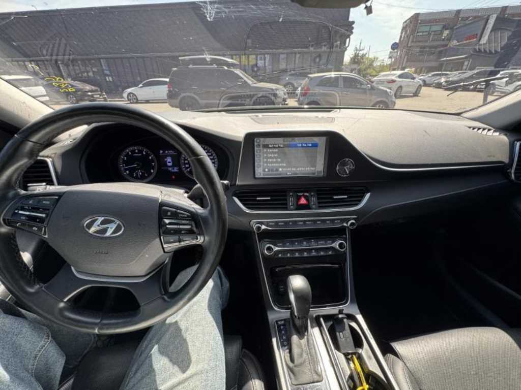 HYUNDAI Grandeur - Vista 8