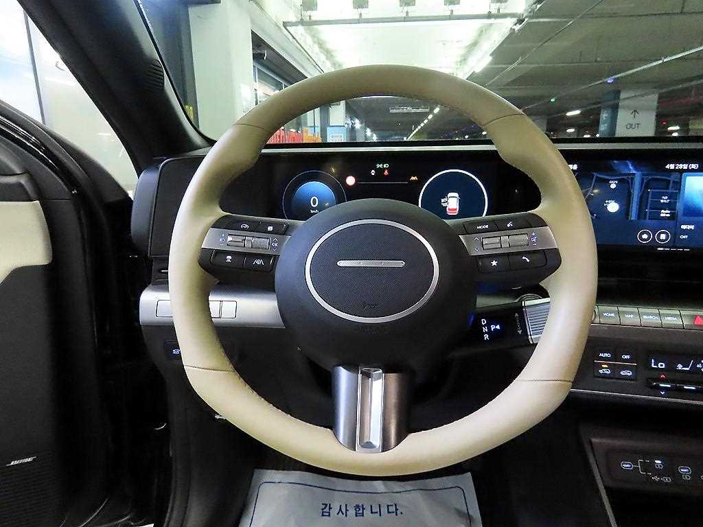 HYUNDAI Kona - Vista 8