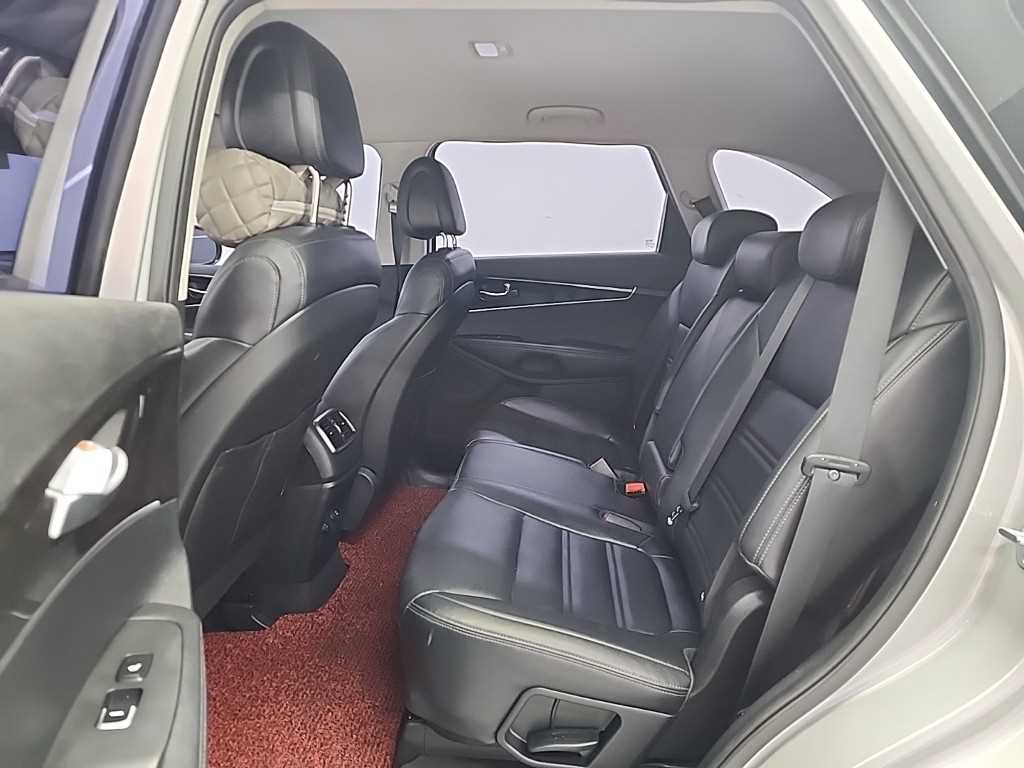 KIA Sorento - Vista 12