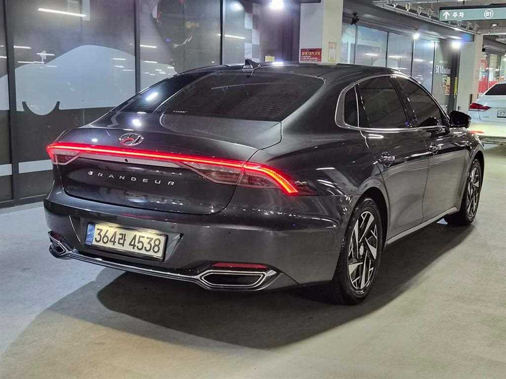 HYUNDAI Grandeur - Vista 4