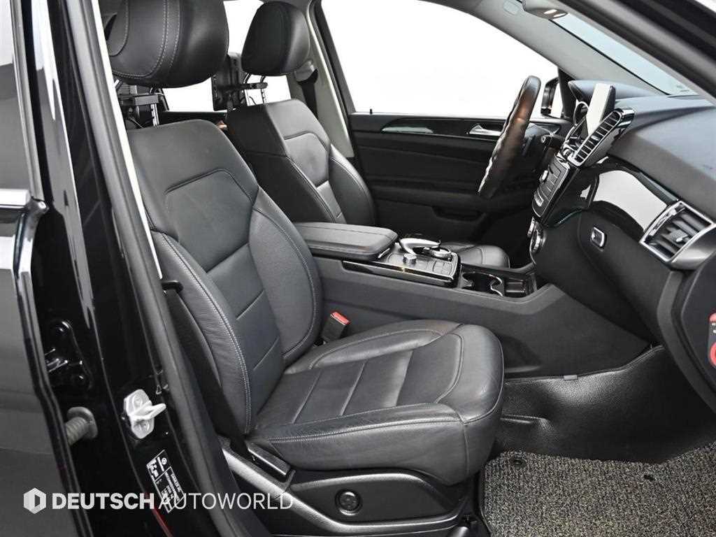 Mercedes Benz GLE Class - Vista 10