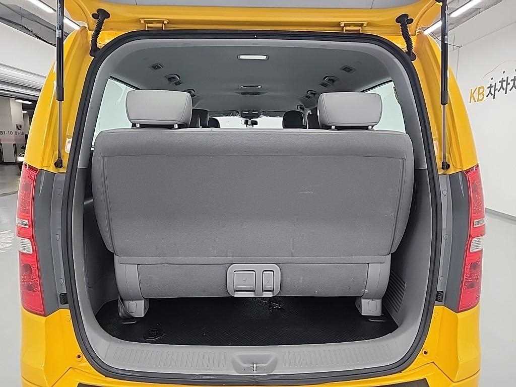 HYUNDAI Starex 2019 Amarillo - Importación desde Corea - HF Imports Iquique - Foto 16