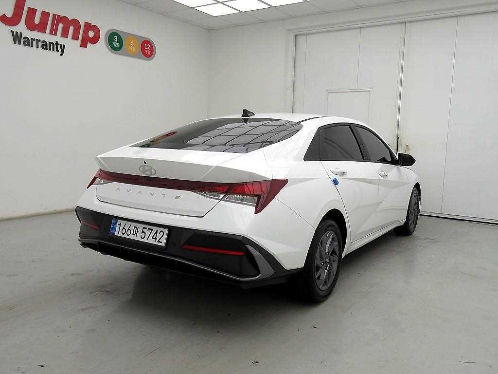 HYUNDAI Avante - Vista 4