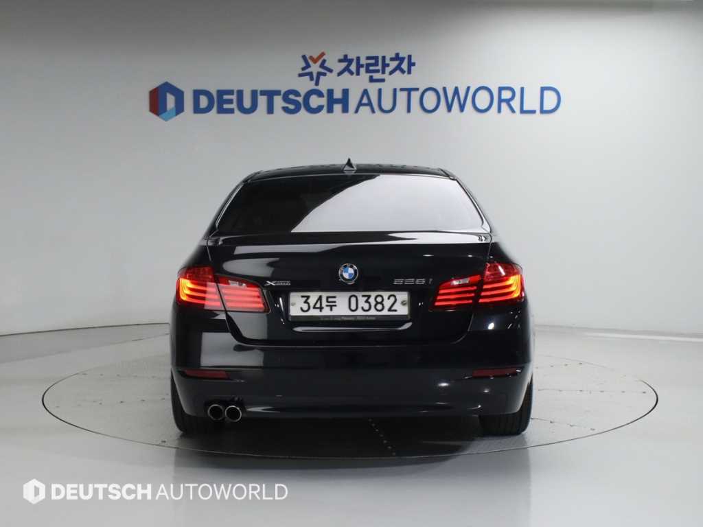BMW 5 Series - Vista 4