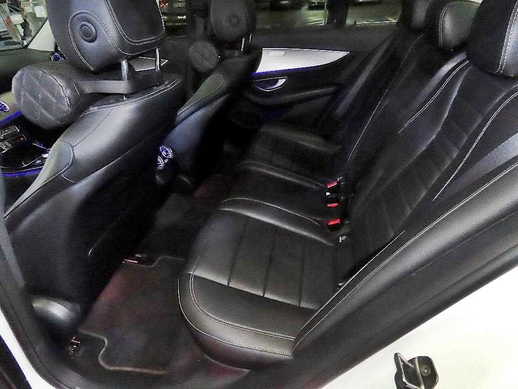 Mercedes Benz E class - Vista 7