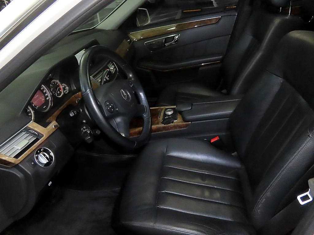 Mercedes Benz E class - Vista 6