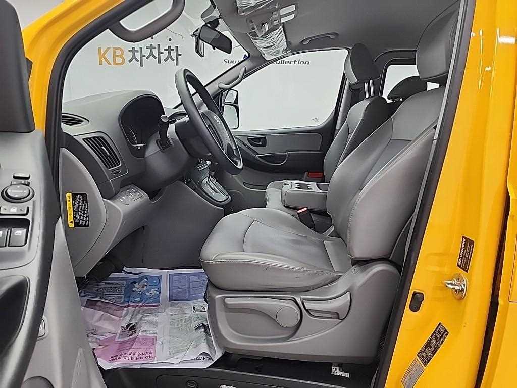 HYUNDAI Starex - Vista 11