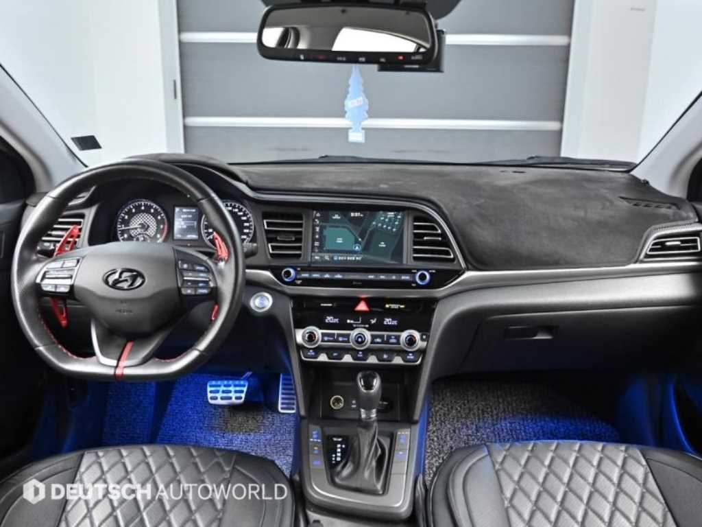 HYUNDAI Avante - Vista 6
