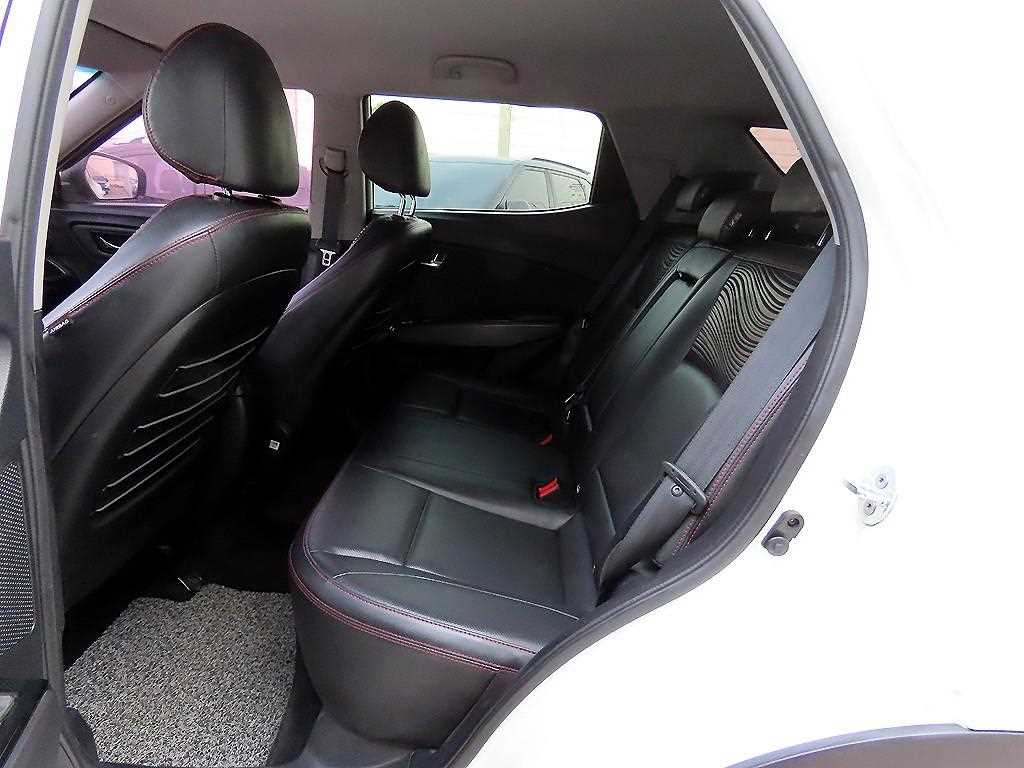 Ssangyong Tivoli - Vista 6