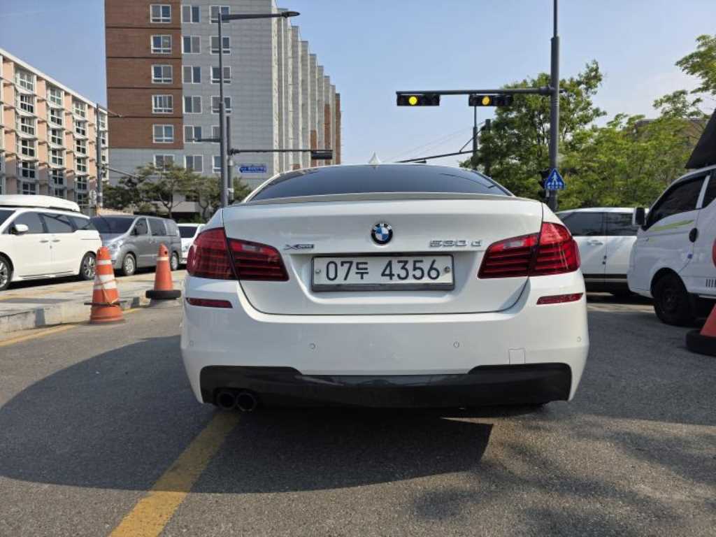 BMW 5 Series - Vista 4