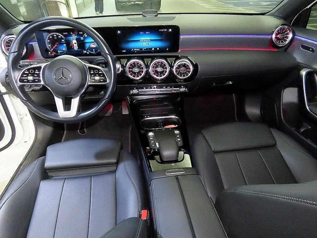 Mercedes Benz A Class - Vista 10