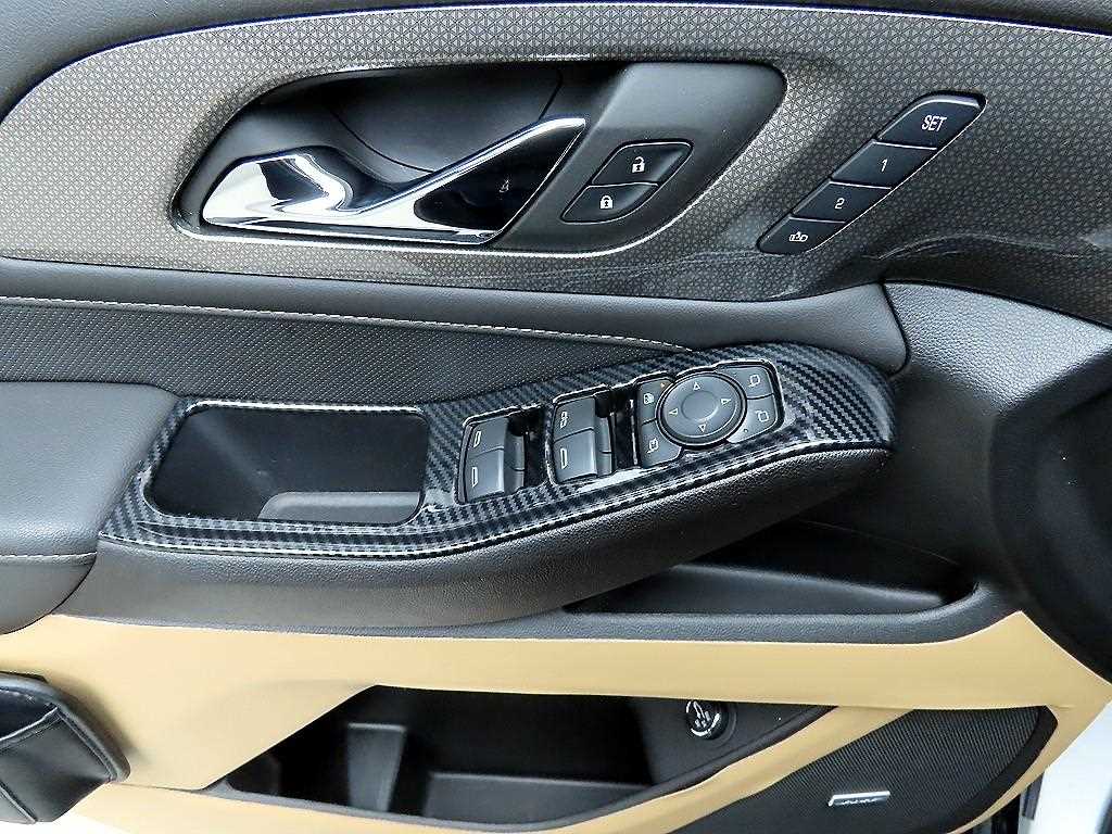 Chevrolet Travers - Vista 11