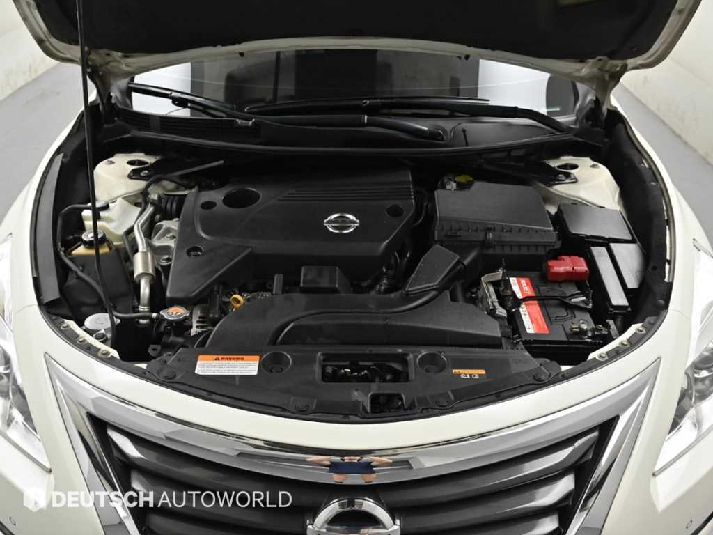 Nissan Altima - Vista 6
