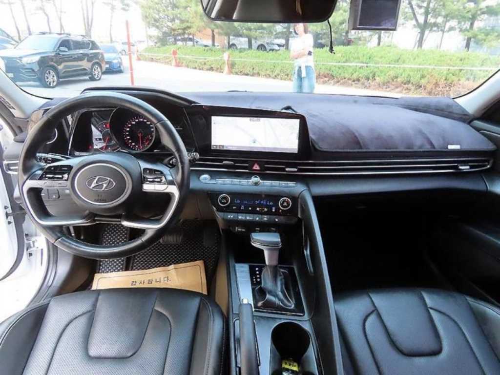 HYUNDAI Avante - Vista 7