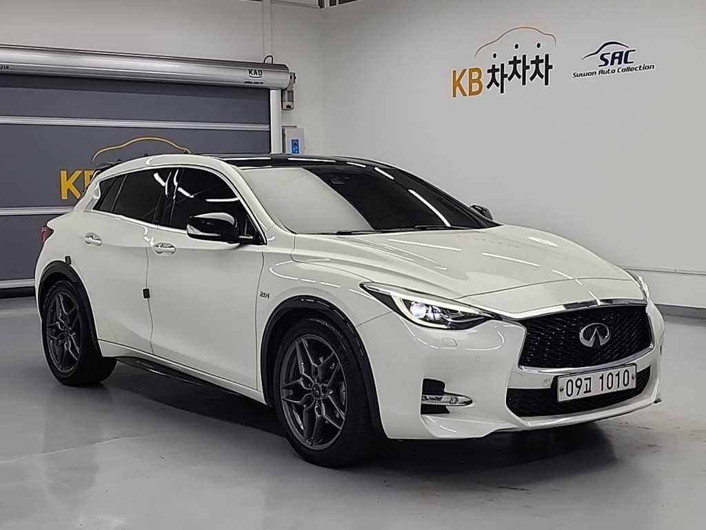 Infiniti Q - Vista 4