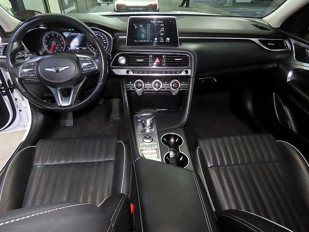 Genesis G70 - Vista 10