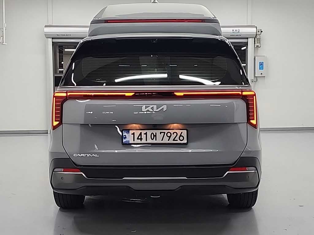 KIA Carnival - Vista 3