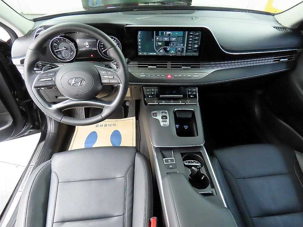 HYUNDAI Grandeur - Vista 7
