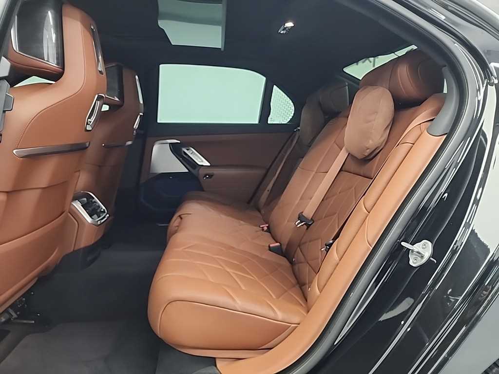BMW 7 Series - Vista 12
