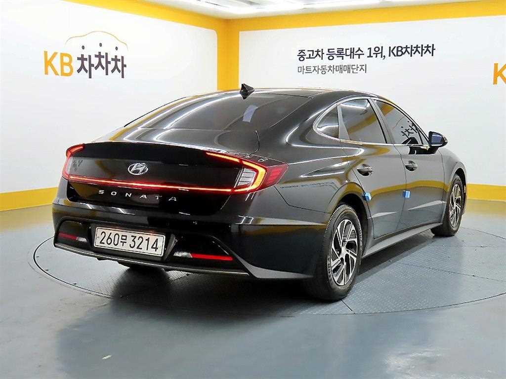 HYUNDAI Sonata - Vista 4