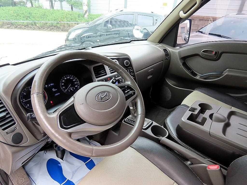 HYUNDAI Porter - Vista 8