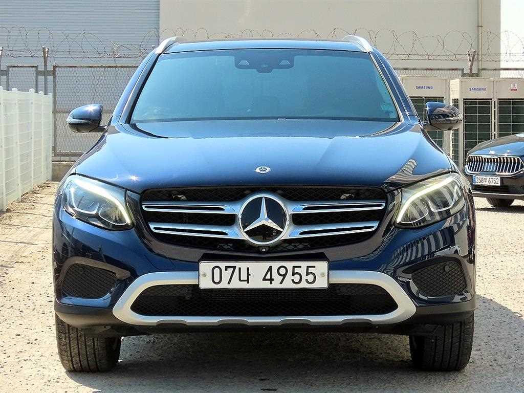 Mercedes Benz GLC Class 2019 Azul - Importación desde Corea - HF Imports Iquique - Foto 1