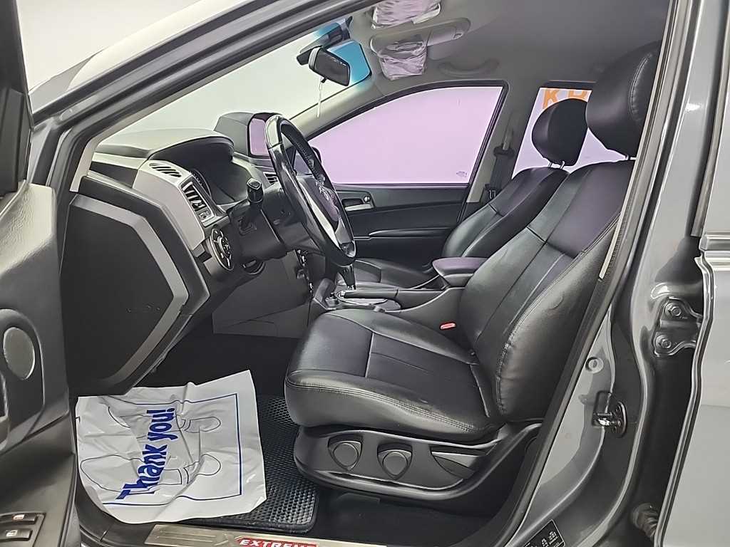 Ssangyong Korando - Vista 11