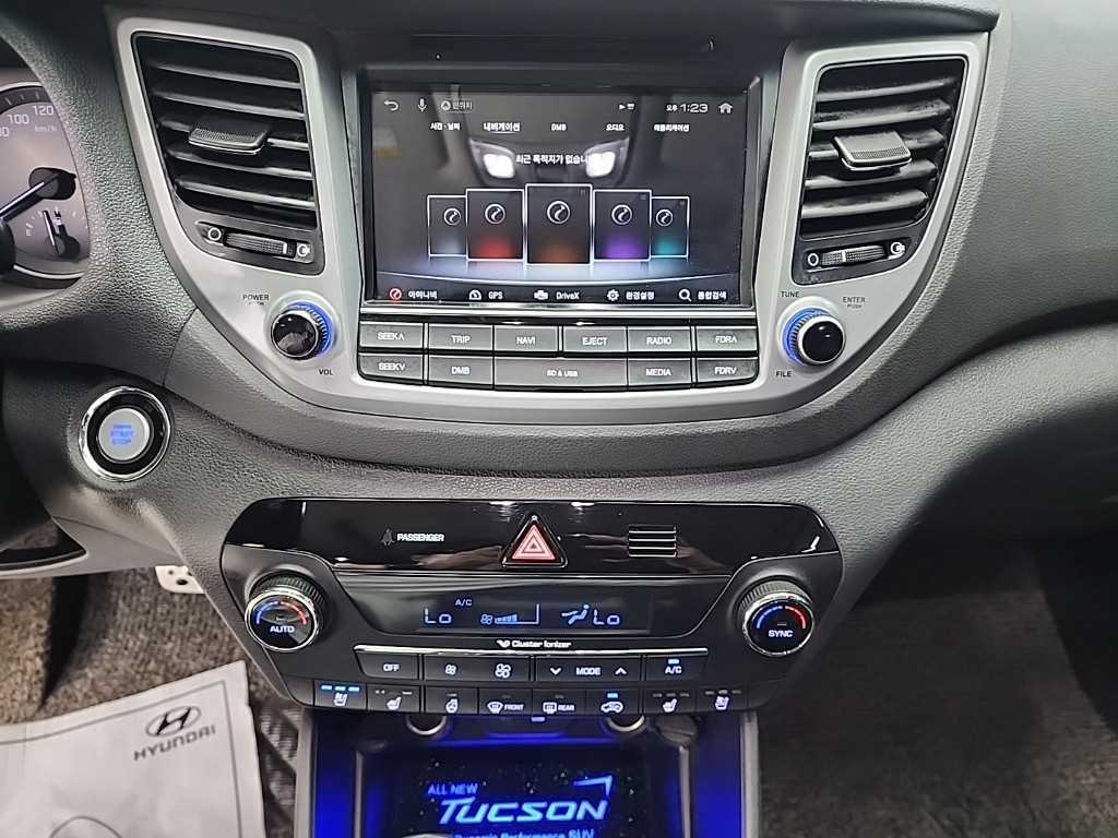 HYUNDAI Tucson - Vista 10