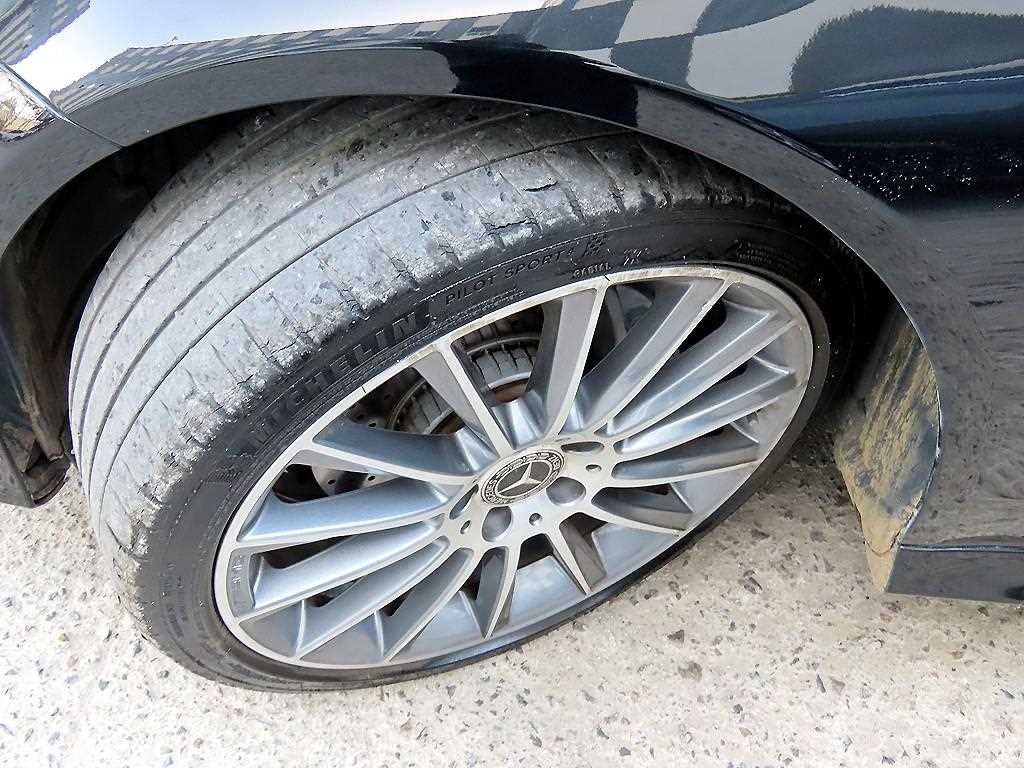 Mercedes Benz C Class 2017 Negro - Importación desde Corea - HF Imports Iquique - Foto 20