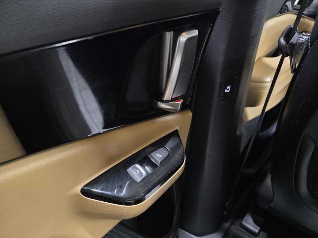KIA Carnival - Vista 8