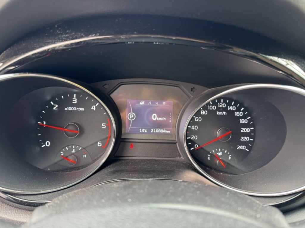KIA Carnival - Vista 4