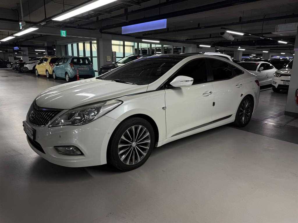 HYUNDAI Grandeur - Vista 2