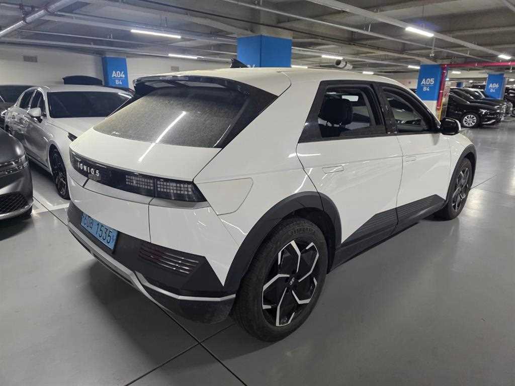 HYUNDAI Ioniq 5 - Vista 4
