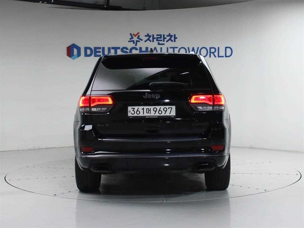 Jeep Cherokee - Vista 4