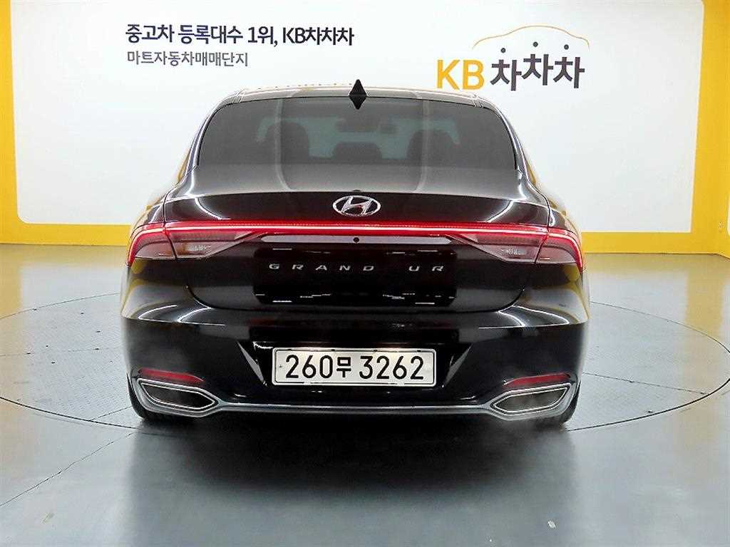HYUNDAI Grandeur - Vista 3