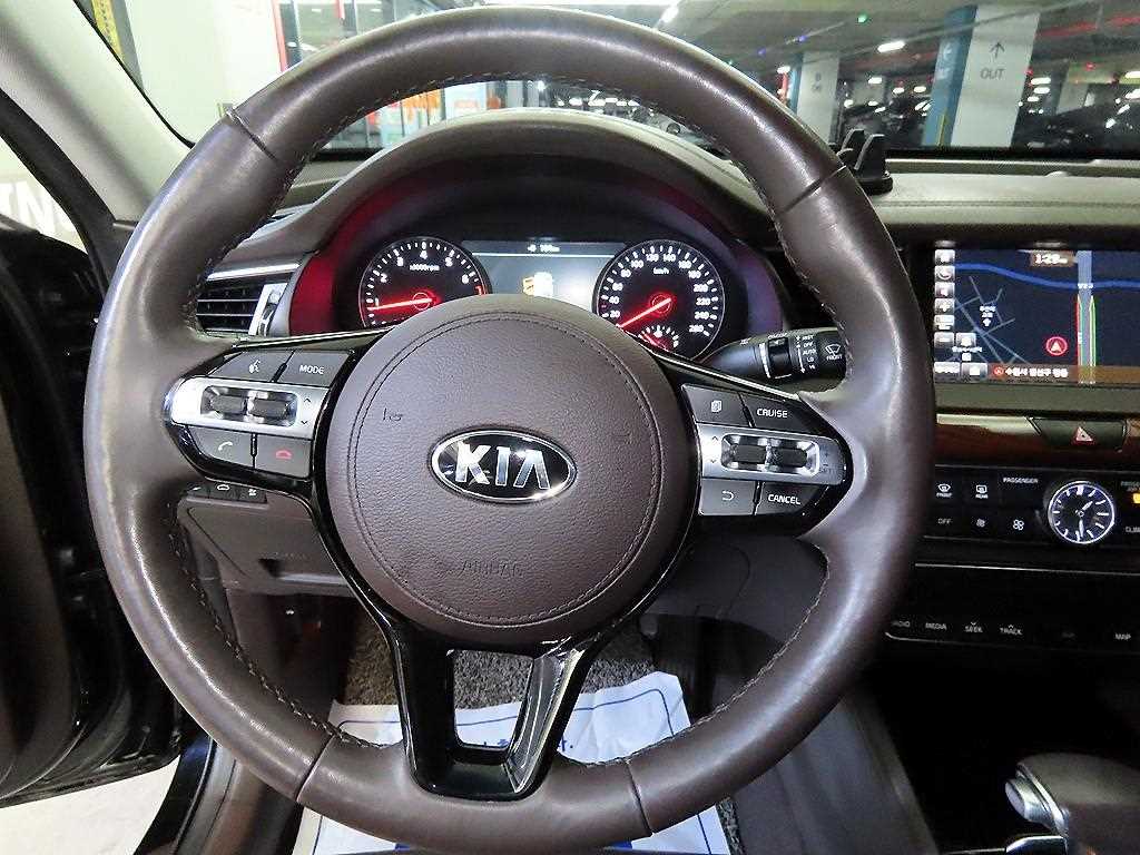 KIA K7 - Vista 8