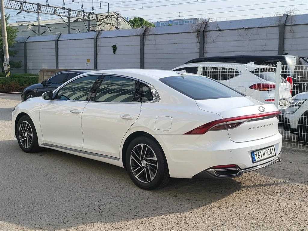 HYUNDAI Grandeur - Vista 3