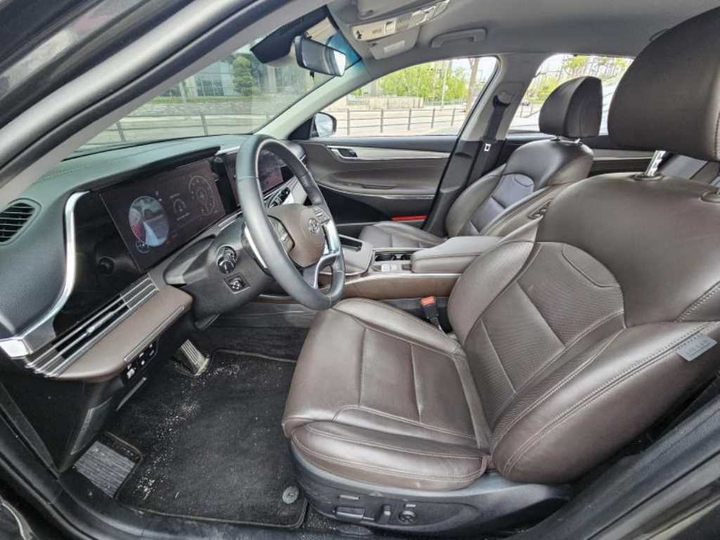 HYUNDAI Grandeur - Vista 10