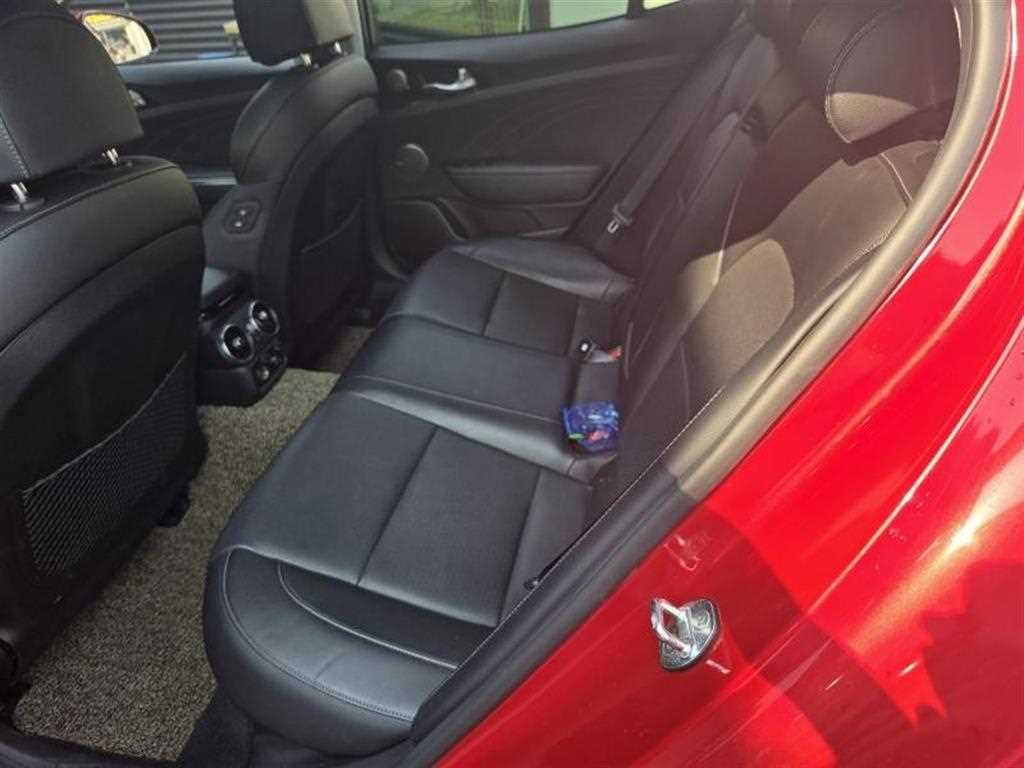 KIA Stinger - Vista 9